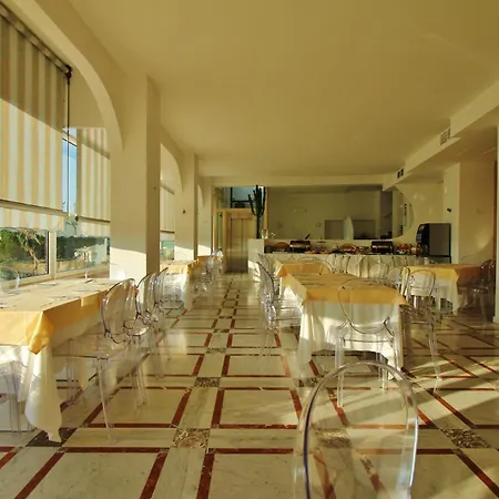 酒店 蔚蓝海湾酒店 陶尔米纳