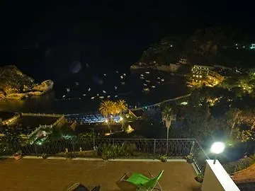 蔚蓝海湾酒店