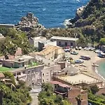 Szálloda Baia Azzurra
