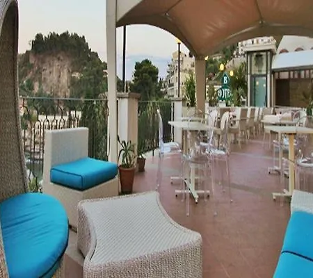 Baia Azzurra Hotel 4*